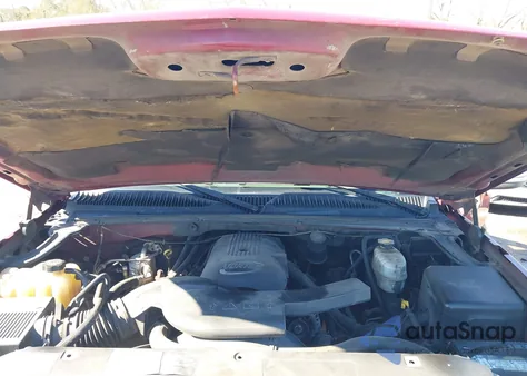 2004 Chevrolet Avalanche 1500 from USA, damaged, VIN 3GNEC12T94G130930